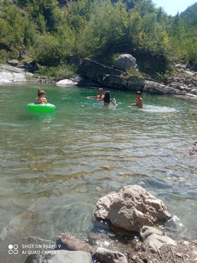 Etno Selo -Sapat- Villa Savnik Buitenkant foto